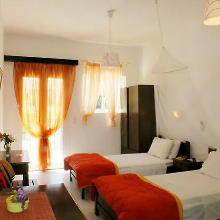 Akis * Corfu (city)
